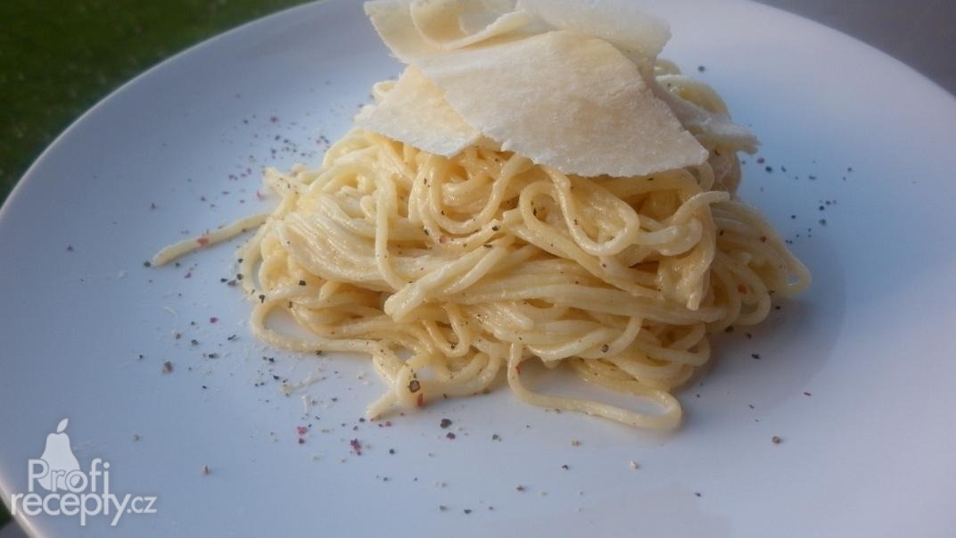 Špagety Alfredo