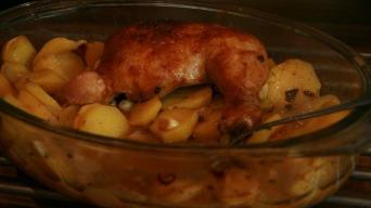 Pečené kuře s bramborem v jednom hrnci